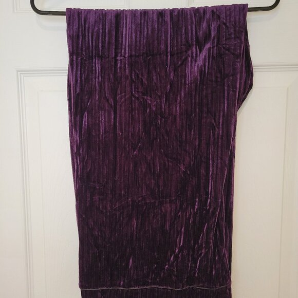 Purple Soft Velvet Lounging Set NWOT - Picture 9 of 14